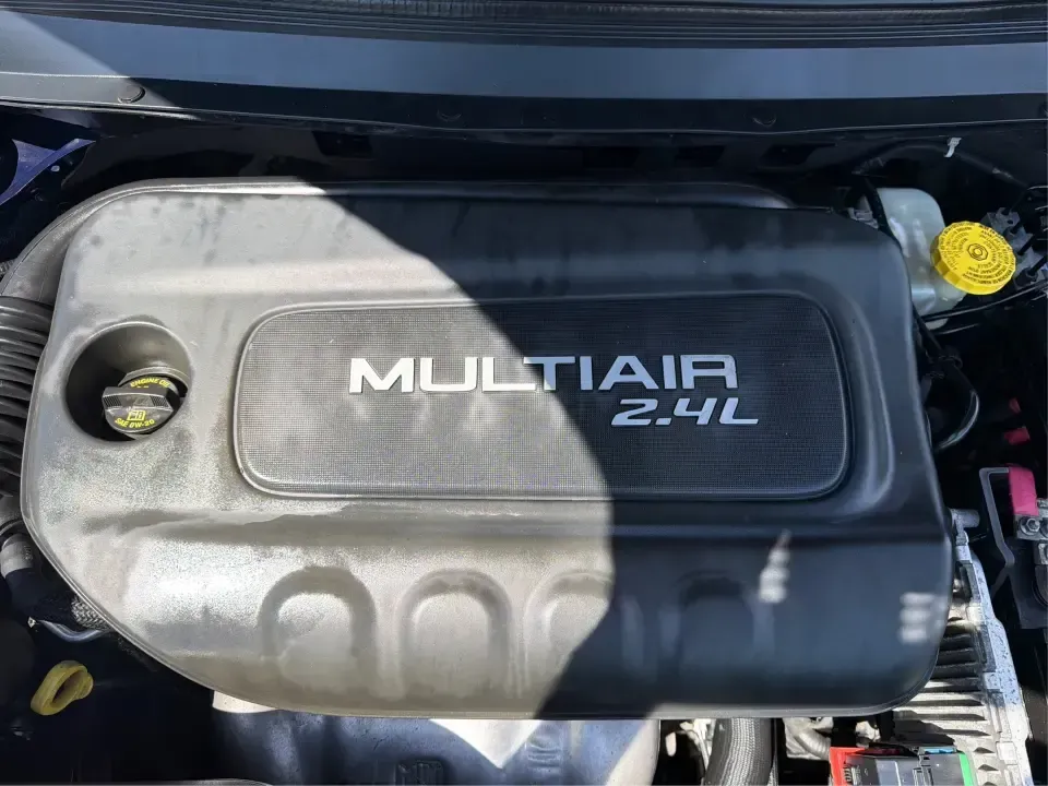 2016 Jeep Cherokee Limited (1C4PJMDB9GW) with an 2.4L L4 DOHC 16V engine, 9A transmission, located at 1184 Kauffman Ave, Fairborn, OH, 45324, (937) 908-9800, 39.807072, -84.030914 - Weekend escapes to John Bryan State Park, snowy commutes to Wright-Patterson AFB, or a comfortable daily run down I675-this 2016 Jeep Cherokee Limited is built for the Fairborn lifestyle. With confident AWD capability, a refined interior, and smart tech for navigation and connectivity, it's a great - Photo#11