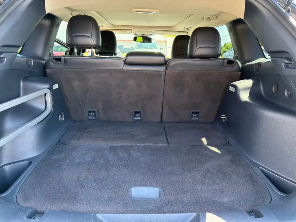 2016 Jeep Cherokee Limited (1C4PJMDB9GW) with an 2.4L L4 DOHC 16V engine, 9A transmission, located at 1184 Kauffman Ave, Fairborn, OH, 45324, (937) 908-9800, 39.807072, -84.030914 - Weekend escapes to John Bryan State Park, snowy commutes to Wright-Patterson AFB, or a comfortable daily run down I675-this 2016 Jeep Cherokee Limited is built for the Fairborn lifestyle. With confident AWD capability, a refined interior, and smart tech for navigation and connectivity, it's a great - Photo#12