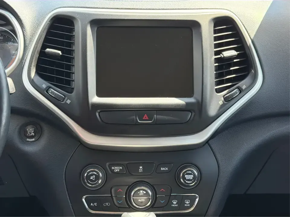 2016 Jeep Cherokee Limited (1C4PJMDB9GW) with an 2.4L L4 DOHC 16V engine, 9A transmission, located at 1184 Kauffman Ave, Fairborn, OH, 45324, (937) 908-9800, 39.807072, -84.030914 - Weekend escapes to John Bryan State Park, snowy commutes to Wright-Patterson AFB, or a comfortable daily run down I675-this 2016 Jeep Cherokee Limited is built for the Fairborn lifestyle. With confident AWD capability, a refined interior, and smart tech for navigation and connectivity, it's a great - Photo#13