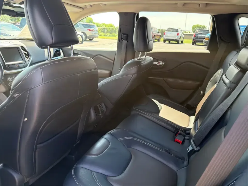2016 Jeep Cherokee Limited 4WD (1C4PJMDB9GW) with an 2.4L L4 DOHC 16V engine, 9A transmission, located at 1099 N County Rd 25A, Troy, OH, 45373, (937) 908-9800, 40.057079, -84.212883 - Picture your next weekend: loading up the family for a quick trip to Charleston Falls Preserve, cruising out toward Taylorsville MetroPark, or taking the scenic backroads around Troy with confident four-wheel-drive capability and premium comfort. This 2016 Jeep Cherokee Limited 4WD in standout True- Photo#10