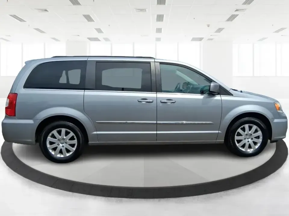 2016 Chrysler Town and Country Touring (2C4RC1BG4GR) with an 3.6L V6 DOHC 24V engine, 6A transmission, located at 1184 Kauffman Ave, Fairborn, OH, 45324, (937) 908-9800, 39.807072, -84.030914 - Load up the kids, the cooler, and the playlist-this 2016 Chrysler Town and Country Touring is built for real life in Fairborn, from school drop-offs and Wright-Patterson AFB commutes to weekend trips up I-675 and family days at Wright State University events. With its comfortable cabin, flexible s - Photo#1