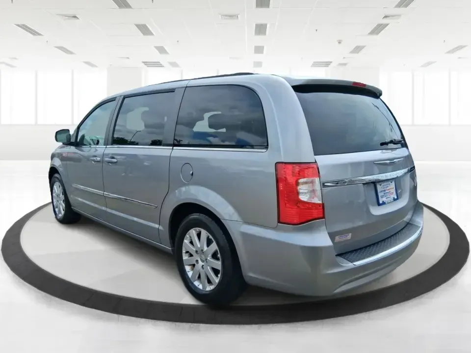 2016 Chrysler Town and Country Touring (2C4RC1BG4GR) with an 3.6L V6 DOHC 24V engine, 6A transmission, located at 1184 Kauffman Ave, Fairborn, OH, 45324, (937) 908-9800, 39.807072, -84.030914 - Load up the kids, the cooler, and the playlist-this 2016 Chrysler Town and Country Touring is built for real life in Fairborn, from school drop-offs and Wright-Patterson AFB commutes to weekend trips up I-675 and family days at Wright State University events. With its comfortable cabin, flexible s - Photo#4