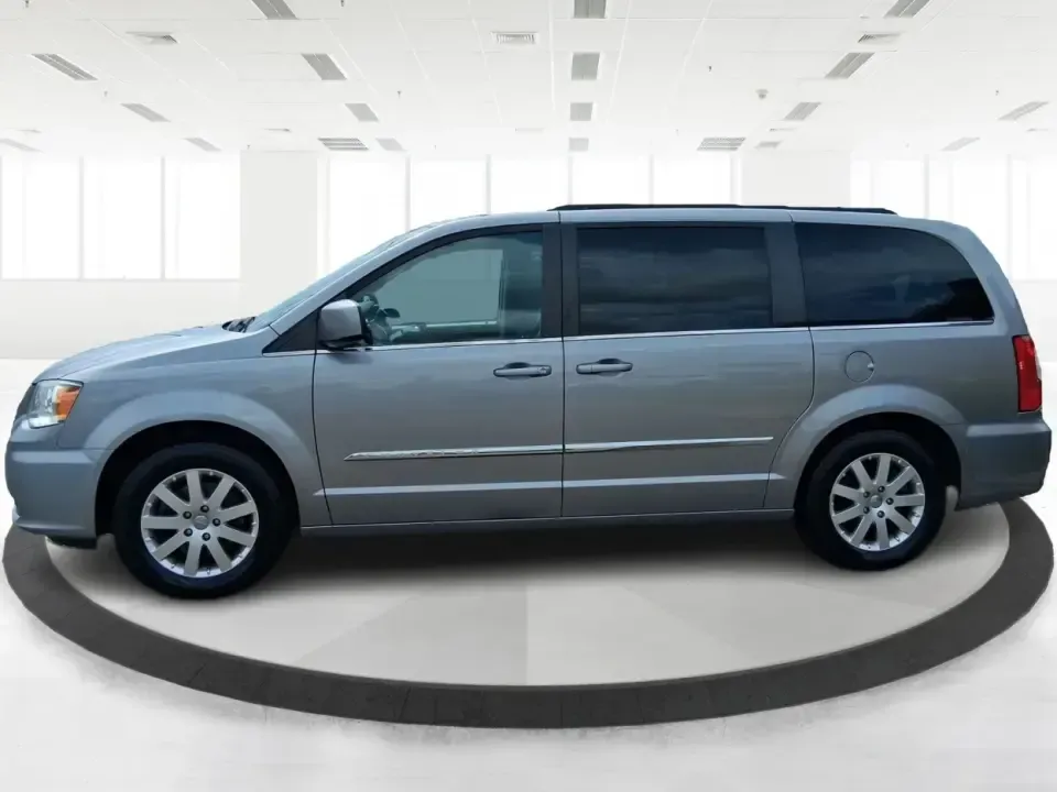 2016 Chrysler Town and Country Touring (2C4RC1BG4GR) with an 3.6L V6 DOHC 24V engine, 6A transmission, located at 1184 Kauffman Ave, Fairborn, OH, 45324, (937) 908-9800, 39.807072, -84.030914 - Load up the kids, the cooler, and the playlist-this 2016 Chrysler Town and Country Touring is built for real life in Fairborn, from school drop-offs and Wright-Patterson AFB commutes to weekend trips up I-675 and family days at Wright State University events. With its comfortable cabin, flexible s - Photo#5