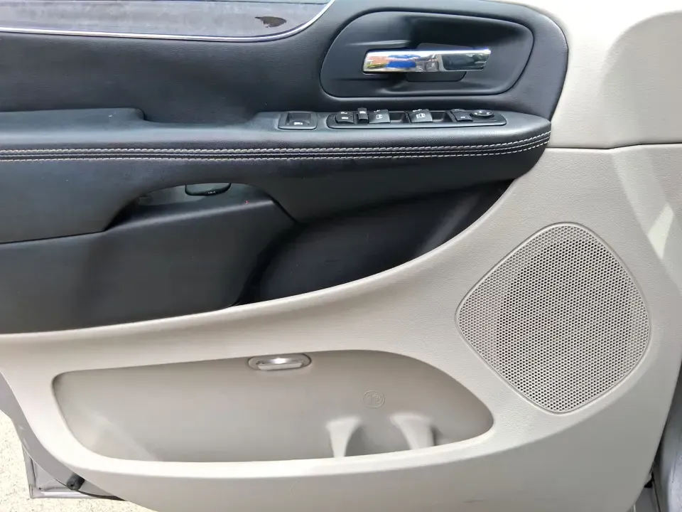 2016 Chrysler Town and Country Touring (2C4RC1BG4GR) with an 3.6L V6 DOHC 24V engine, 6A transmission, located at 1184 Kauffman Ave, Fairborn, OH, 45324, (937) 908-9800, 39.807072, -84.030914 - Load up the kids, the cooler, and the playlist-this 2016 Chrysler Town and Country Touring is built for real life in Fairborn, from school drop-offs and Wright-Patterson AFB commutes to weekend trips up I-675 and family days at Wright State University events. With its comfortable cabin, flexible s - Photo#19