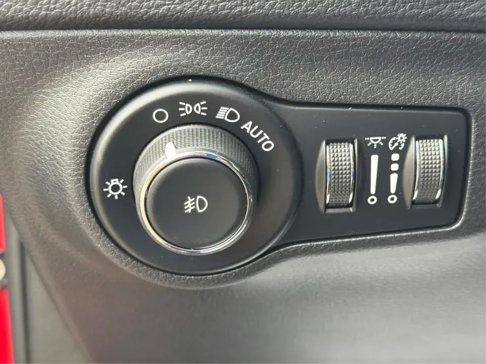 2019 Jeep Compass Sport 4WD (3C4NJDBB9KT) with an 2.4L L4 DOHC 16V engine, located at 1951 S Dayton Lakeview Rd., New Carlisle, OH, 45344, (937) 908-9800, 39.890999, -84.050255 - Picture your next Ohio road trip: loading up for a weekend at Buck Creek State Park, commuting down I70 toward Dayton, or navigating winter backroads around New Carlisle with confidence. This 2019 Jeep Compass Latitude 4x4 in striking Redline Pearlcoat is the kind of SUV that fits real life-comforta - Photo#17