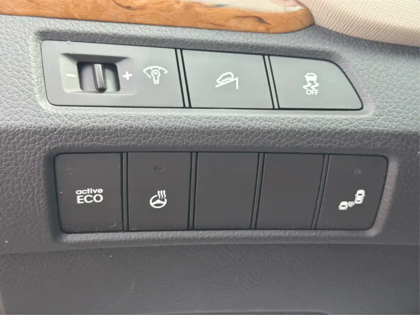 2016 Hyundai Santa Fe 2.4L (5XYZU3LB5GG) with an Theta II 2.4L I-4 gasoline direct injection engine, 6-Speed Automatic transmission, located at 1099 N County Rd 25A, Troy, OH, 45373, (937) 908-9800, 40.057079, -84.212883 - Load up the family, point the hood toward a weekend at John Bryan State Park, or make the daily commute from Xenia to Beavercreek feel more comfortable-this 2016 Hyundai Santa Fe 2.4L is the kind of SUV that fits real life. With three-row versatility in a right-sized footprint, it's ideal for school- Photo#17
