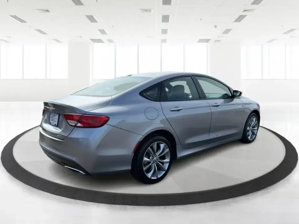 2015 Chrysler 200 S (1C3CCCBG2FN) with an 3.6L V6 DOHC 24V FFV engine, 9-Speed Automatic transmission, located at 1184 Kauffman Ave, Fairborn, OH, 45324, (937) 908-9800, 39.807072, -84.030914 - Need a comfortable, stylish sedan for daily commuting between Wright-Patterson AFB, Beavercreek shopping runs, and weekends out at Fairborn's community events? This 2015 Chrysler 200 S is built for real-life driving-smooth on I-675, easy to park around Downtown Fairborn, and roomy enough for five pa - Photo#2