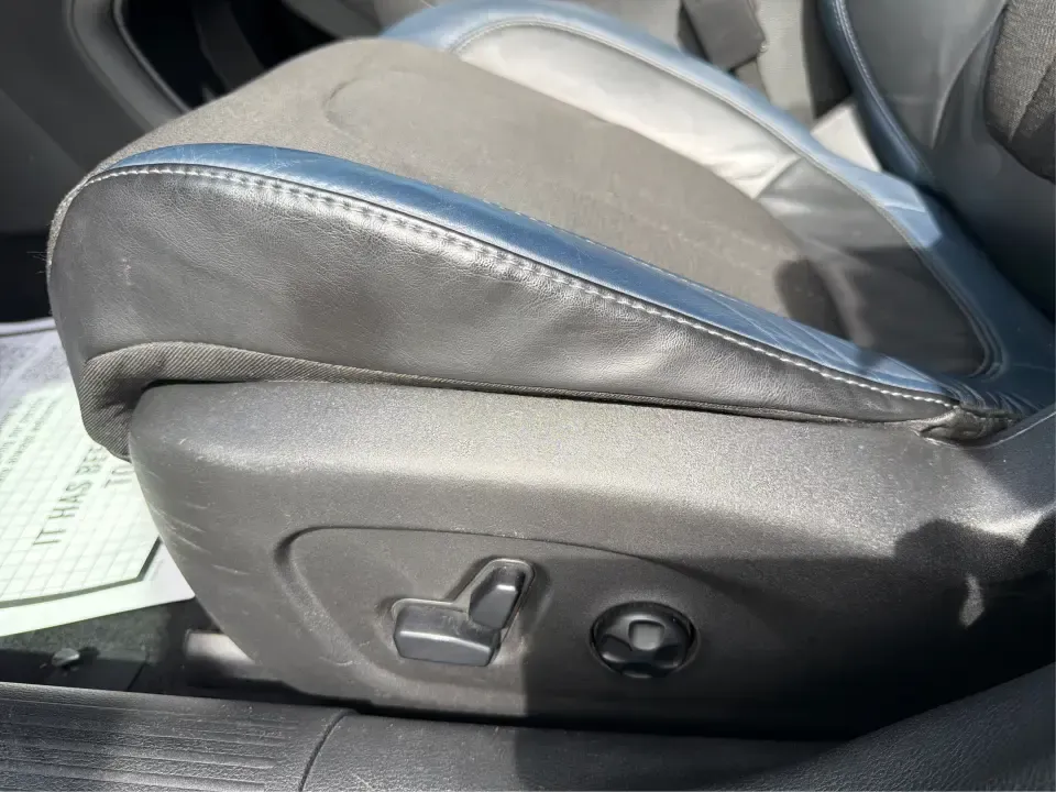 2015 Chrysler 200 S (1C3CCCBG2FN) with an 3.6L V6 DOHC 24V FFV engine, 9-Speed Automatic transmission, located at 1184 Kauffman Ave, Fairborn, OH, 45324, (937) 908-9800, 39.807072, -84.030914 - Need a comfortable, stylish sedan for daily commuting between Wright-Patterson AFB, Beavercreek shopping runs, and weekends out at Fairborn's community events? This 2015 Chrysler 200 S is built for real-life driving-smooth on I-675, easy to park around Downtown Fairborn, and roomy enough for five pa - Photo#18