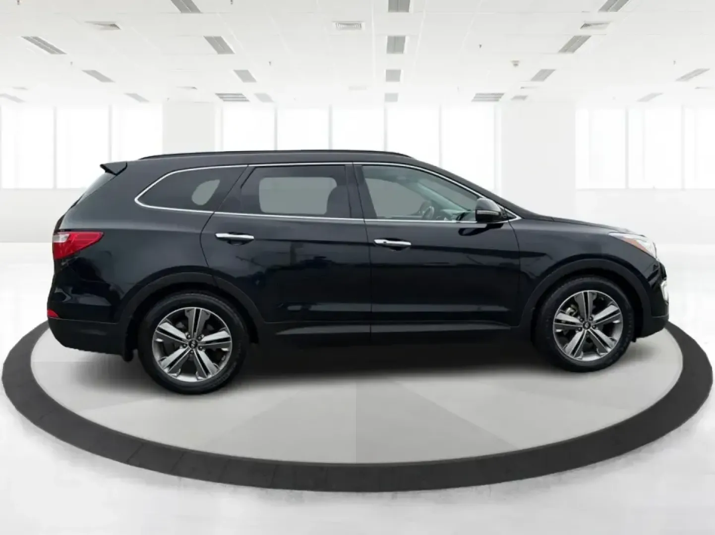 2014 Hyundai Santa Fe Limited AWD (KM8SRDHF4EU) with an 3.3L V6 DOHC 24V engine, 6-Speed Automatic transmission, located at 401 Woodman Dr, Riverside, OH, 45431, (937) 908-9800, 39.760899, -84.123421 - Picture your next weekend: loading up the family for a day at John Bryan State Park, heading out for youth sports in Beavercreek, or cruising I35 and US68 for an easy commute to Dayton. This 2014 Hyundai Santa Fe Limited AWD is built for real life in and around Xenia-roomy enough for growing familie- Photo#1