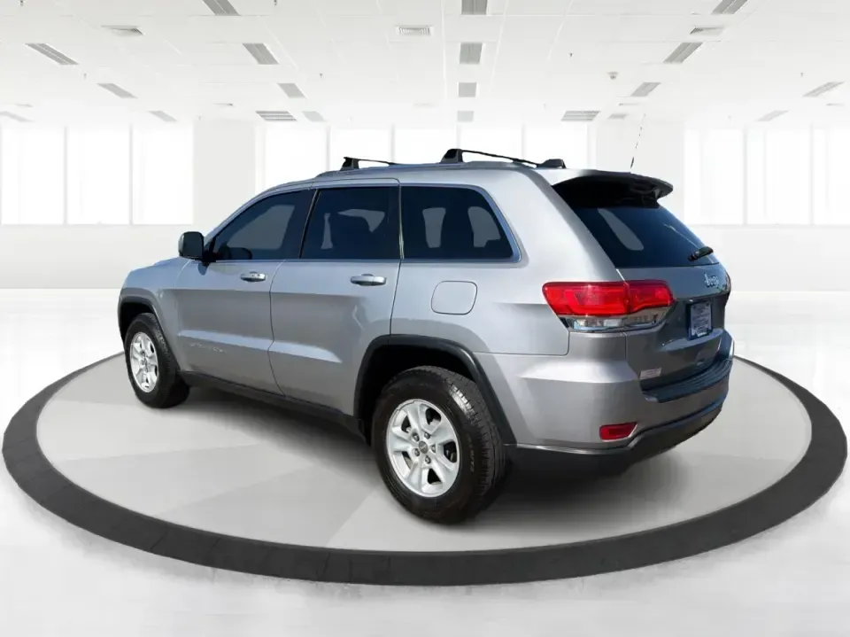 2016 Jeep Grand Cherokee Laredo 2WD (1C4RJEAG4GC) with an 3.6L V6 DOHC 24V engine, 8A transmission, located at 401 Woodman Dr, Riverside, OH, 45431, (937) 908-9800, 39.760899, -84.123421 - Picture your next week: a smooth commute down Route 35, a quick grocery run near Woodman Drive, and a Saturday escape to Carillon Historical Park or a family meet-up at Riverscape MetroPark-without feeling cramped or worn out. This 2016 Jeep Grand Cherokee Laredo 2WD is built for real life in the Mi- Photo#4