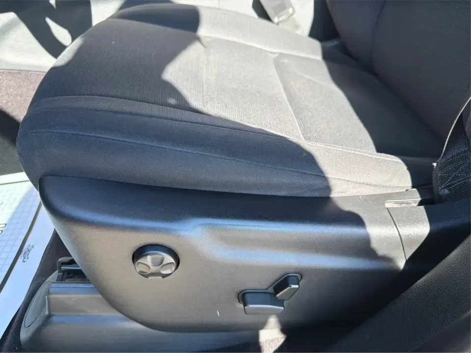 2016 Jeep Grand Cherokee Laredo 2WD (1C4RJEAG4GC) with an 3.6L V6 DOHC 24V engine, 8A transmission, located at 401 Woodman Dr, Riverside, OH, 45431, (937) 908-9800, 39.760899, -84.123421 - Picture your next week: a smooth commute down Route 35, a quick grocery run near Woodman Drive, and a Saturday escape to Carillon Historical Park or a family meet-up at Riverscape MetroPark-without feeling cramped or worn out. This 2016 Jeep Grand Cherokee Laredo 2WD is built for real life in the Mi- Photo#18