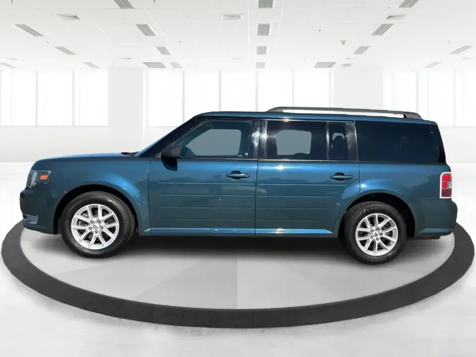 2016 Ford Flex SE FWD (2FMGK5B81GB) with an 3.5L V6 DOHC 24V engine, 6A transmission, located at 1099 N County Rd 25A, Troy, OH, 45373, (937) 908-9800, 40.057079, -84.212883 - Need one vehicle that can handle school drop-offs, long commutes down I75, and a full weekend of gear for a trip to Charleston Falls Preserve? This 2016 Ford Flex SE FWD is built for real life in Troy, Ohio-roomy for growing families, comfortable for daily drivers, and flexible (pun intended) for an - Photo#5