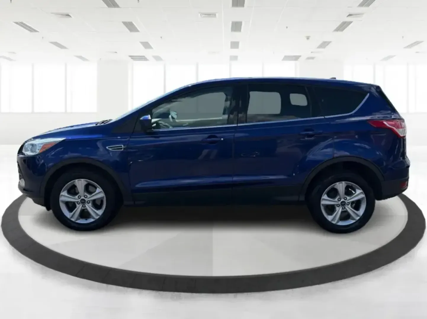 2016 Ford Escape SE FWD (1FMCU0G94GU) with an 2.0L L4 DOHC 16V engine, 6-Speed Automatic transmission, located at 1099 N County Rd 25A, Troy, OH, 45373, (937) 908-9800, 40.057079, -84.212883 - Pack up the kids, load the groceries, or point the nose toward a weekend getaway-this 2016 Ford Escape SE FWD is the kind of compact SUV that fits real life in Troy, Ohio. With seating for five, versatile cargo space, and fuel-friendly efficiency (23 city / 32 highway MPG), it's a smart match for co- Photo#5