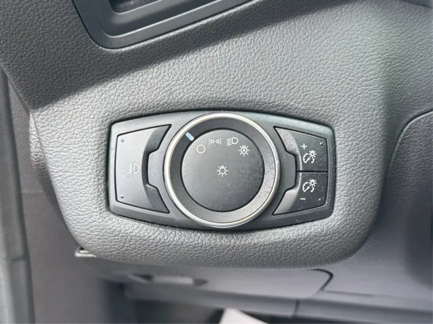 2016 Ford Escape SE FWD (1FMCU0G94GU) with an 2.0L L4 DOHC 16V engine, 6-Speed Automatic transmission, located at 1099 N County Rd 25A, Troy, OH, 45373, (937) 908-9800, 40.057079, -84.212883 - Pack up the kids, load the groceries, or point the nose toward a weekend getaway-this 2016 Ford Escape SE FWD is the kind of compact SUV that fits real life in Troy, Ohio. With seating for five, versatile cargo space, and fuel-friendly efficiency (23 city / 32 highway MPG), it's a smart match for co- Photo#17