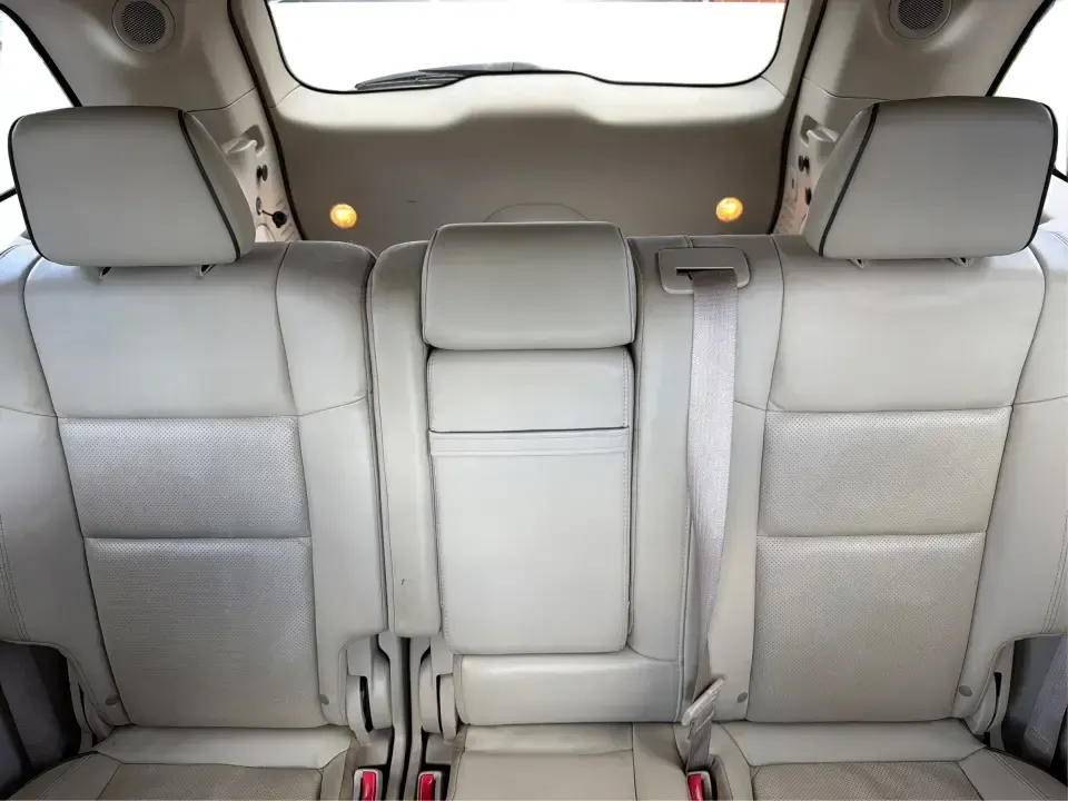 2015 Jeep Grand Cherokee Overland 4WD (1C4RJFCT9FC) with an 5.7L V8 OHV 16V engine, 8-Speed Automatic transmission, located at 880 E. National Road, Vandalia, OH, 45377, (937) 908-9800, 39.891918, -84.183594 - Load up the family, point the hood toward a weekend getaway, and let a V8 Grand Cherokee make the drive feel like part of the adventure. This 2015 Jeep Grand Cherokee Overland 4WD is the kind of SUV that fits real life in Vandalia-school drop-offs, long commutes down I75, and spontaneous trips to th - Photo#14