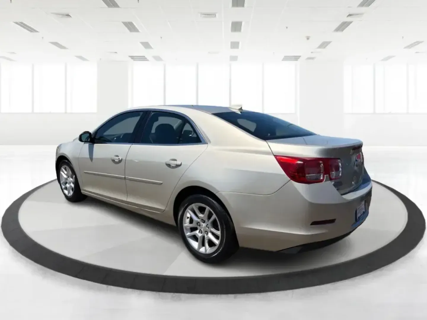 2015 Chevrolet Malibu 1LT (1G11C5SL3FF) with an 2.5L L4 DOHC 16V engine, 6-Speed Automatic transmission, located at 1951 S Dayton Lakeview Rd., New Carlisle, OH, 45344, (937) 908-9800, 39.890999, -84.050255 - Make every mile count-whether you're commuting from New Carlisle to Dayton, juggling school drop-offs, or planning a weekend run to Springfield for shopping and dinner. This 2015 Chevrolet Malibu 1LT is the kind of comfortable, efficient sedan that fits real life: roomy for five, easy to park, and r- Photo#4