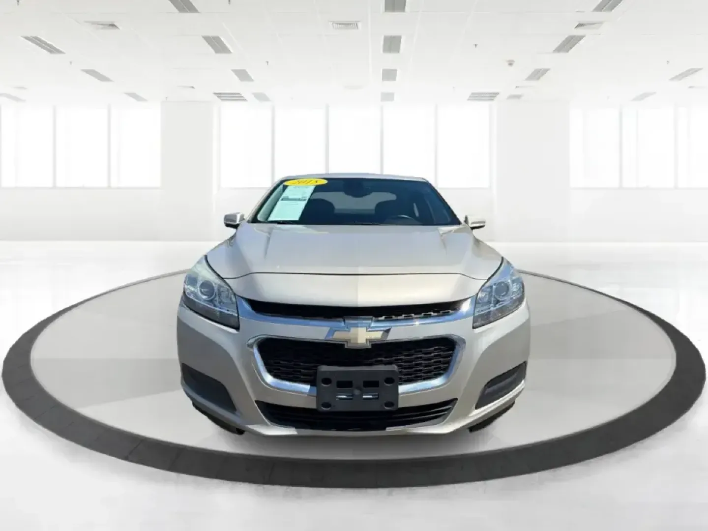 2015 Chevrolet Malibu 1LT (1G11C5SL3FF) with an 2.5L L4 DOHC 16V engine, 6-Speed Automatic transmission, located at 1951 S Dayton Lakeview Rd., New Carlisle, OH, 45344, (937) 908-9800, 39.890999, -84.050255 - Make every mile count-whether you're commuting from New Carlisle to Dayton, juggling school drop-offs, or planning a weekend run to Springfield for shopping and dinner. This 2015 Chevrolet Malibu 1LT is the kind of comfortable, efficient sedan that fits real life: roomy for five, easy to park, and r- Photo#7