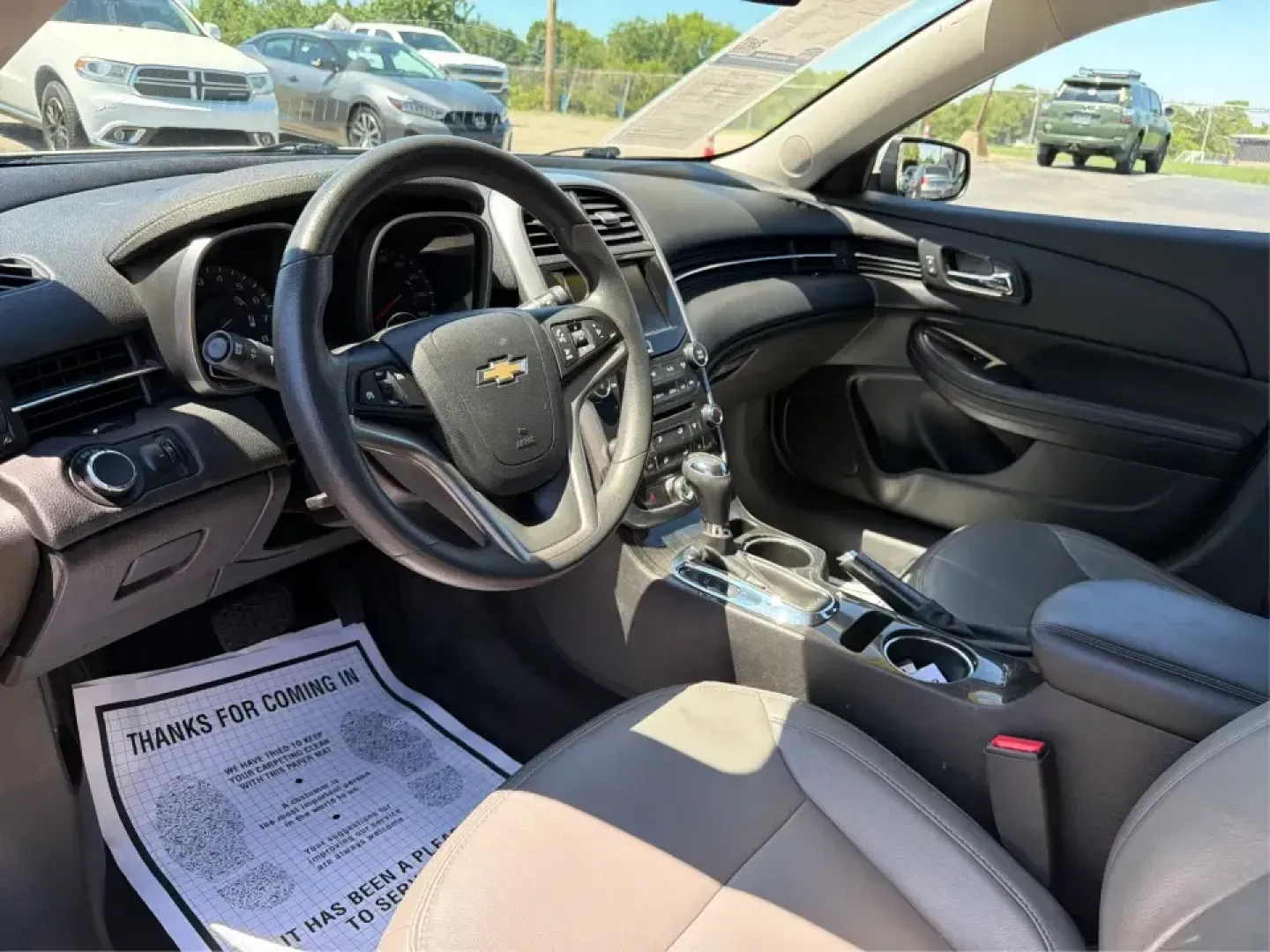 2015 Chevrolet Malibu 1LT (1G11C5SL3FF) with an 2.5L L4 DOHC 16V engine, 6-Speed Automatic transmission, located at 1951 S Dayton Lakeview Rd., New Carlisle, OH, 45344, (937) 908-9800, 39.890999, -84.050255 - Make every mile count-whether you're commuting from New Carlisle to Dayton, juggling school drop-offs, or planning a weekend run to Springfield for shopping and dinner. This 2015 Chevrolet Malibu 1LT is the kind of comfortable, efficient sedan that fits real life: roomy for five, easy to park, and r- Photo#9