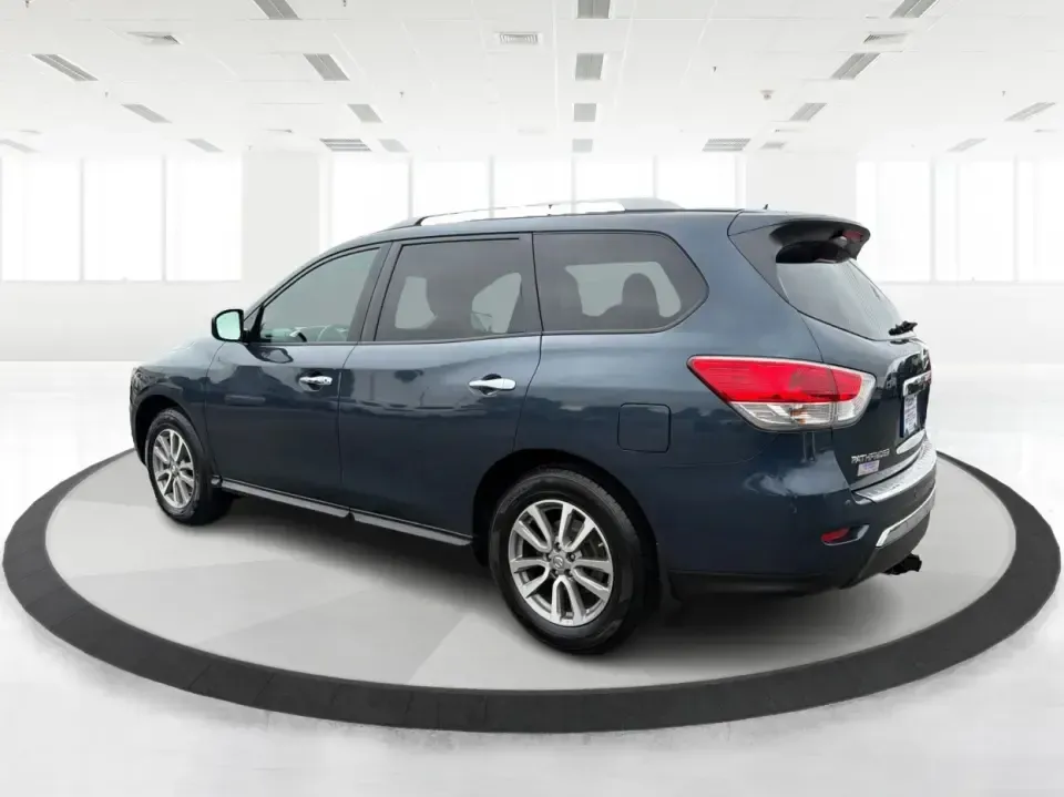 2016 Nissan Pathfinder SL 4WD (5N1AR2MM6GC) with an 3.5L V6 DOHC 24V engine, CVT transmission, located at 8750 N County Rd 25A, Piqua, OH, 45356, (937) 908-9800, 40.164391, -84.232513 - Pack up the kids, cue the road-trip playlist, and point your next adventure toward Indian Lake, a weekend tournament, or an easy commute down I75-this 2016 Nissan Pathfinder SL 4WD is built for real life in West Central Ohio. With three rows for up to 7 passengers, confident four-wheel drive, and th- Photo#4