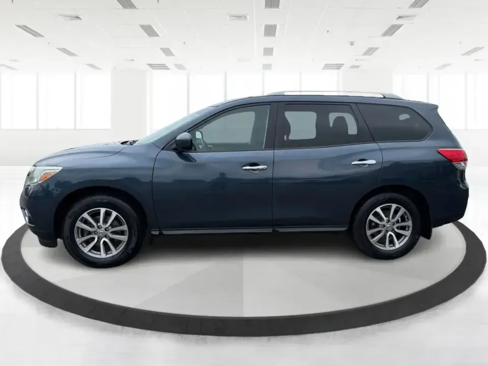 2016 Nissan Pathfinder SL 4WD (5N1AR2MM6GC) with an 3.5L V6 DOHC 24V engine, CVT transmission, located at 8750 N County Rd 25A, Piqua, OH, 45356, (937) 908-9800, 40.164391, -84.232513 - Pack up the kids, cue the road-trip playlist, and point your next adventure toward Indian Lake, a weekend tournament, or an easy commute down I75-this 2016 Nissan Pathfinder SL 4WD is built for real life in West Central Ohio. With three rows for up to 7 passengers, confident four-wheel drive, and th- Photo#5