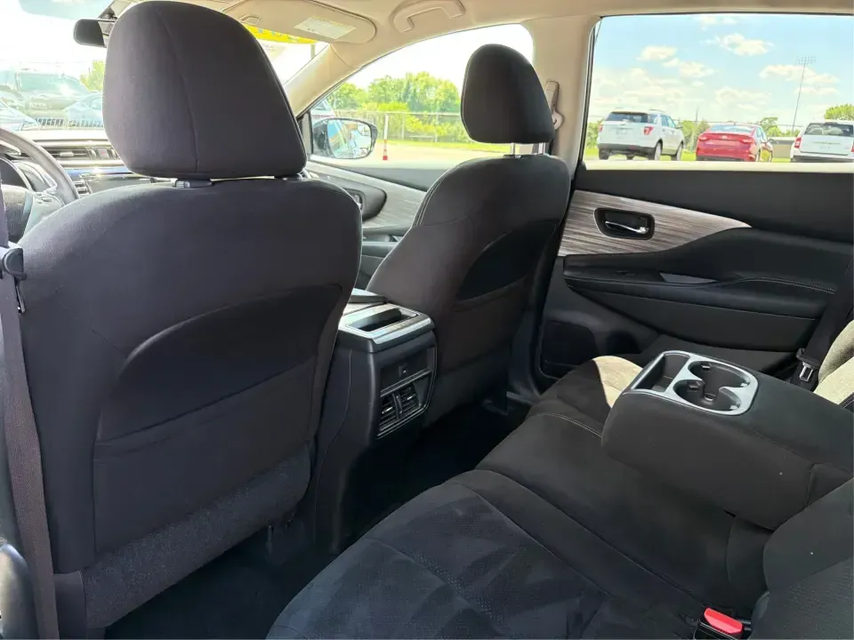 2015 Nissan Murano Platinum AWD (5N1AZ2MH4FN) with an 3.5L V6 DOHC 24V engine, Continuously Variable Transmission transmission, located at 1230 East Main St, Xenia, OH, 45385, (937) 908-9800, 39.688026, -83.910172 - Picture your next weekend escape: five seats filled, luggage packed, and you're cruising from Xenia toward Caesar Creek or up I675 for dinner in Beavercreek-comfortable, confident, and ready for Ohio's changing weather. This 2015 Nissan Murano Platinum AWD is the kind of SUV that fits real life, whe- Photo#10