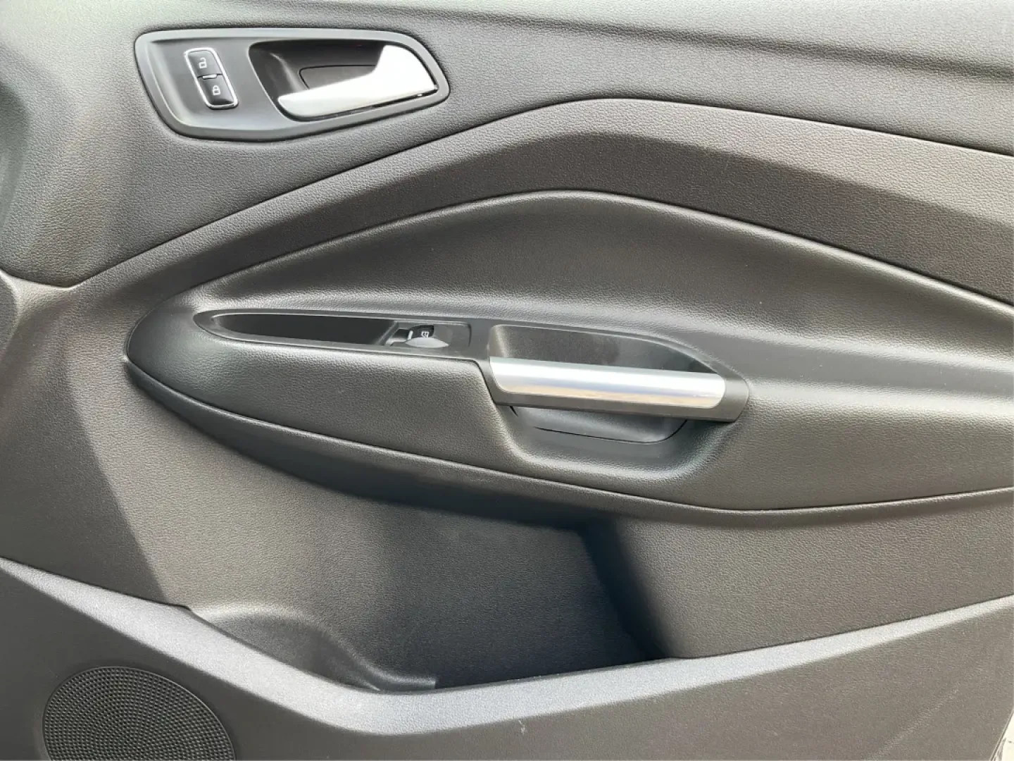 2015 Ford Escape Titanium (1FMCU9J95FU) with an Other engine, located at 1099 N County Rd 25A, Troy, OH, 45373, (937) 908-9800, 40.057079, -84.212883 - Discover your next adventure with the 2015 Ford Escape Titanium, now available at Advantage Car and Credit in Fairborn, OH! Whether you're looking for a family-friendly SUV, a reliable commuter vehicle, or a versatile option for weekend getaways, this Escape checks all the boxes. With a stunning Tux - Photo#19