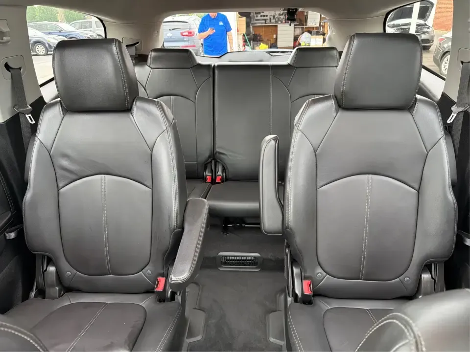 2017 Chevrolet Traverse 2LT AWD (1GNKVHKD4HJ) with an 3.6L V6 DOHC 24V engine, 6A transmission, located at 4508 South Dixie Dr, Moraine, OH, 45439, (937) 908-9800, 39.689976, -84.218452 - Pack up the kids, load the cooler, and point the GPS toward your next weekend getaway-this 2017 Chevrolet Traverse 2LT AWD is built for real-life schedules and real Ohio weather. With seating for up to 7 passengers, available all-wheel drive confidence, and family-friendly flexibility, it's an easy- Photo#14
