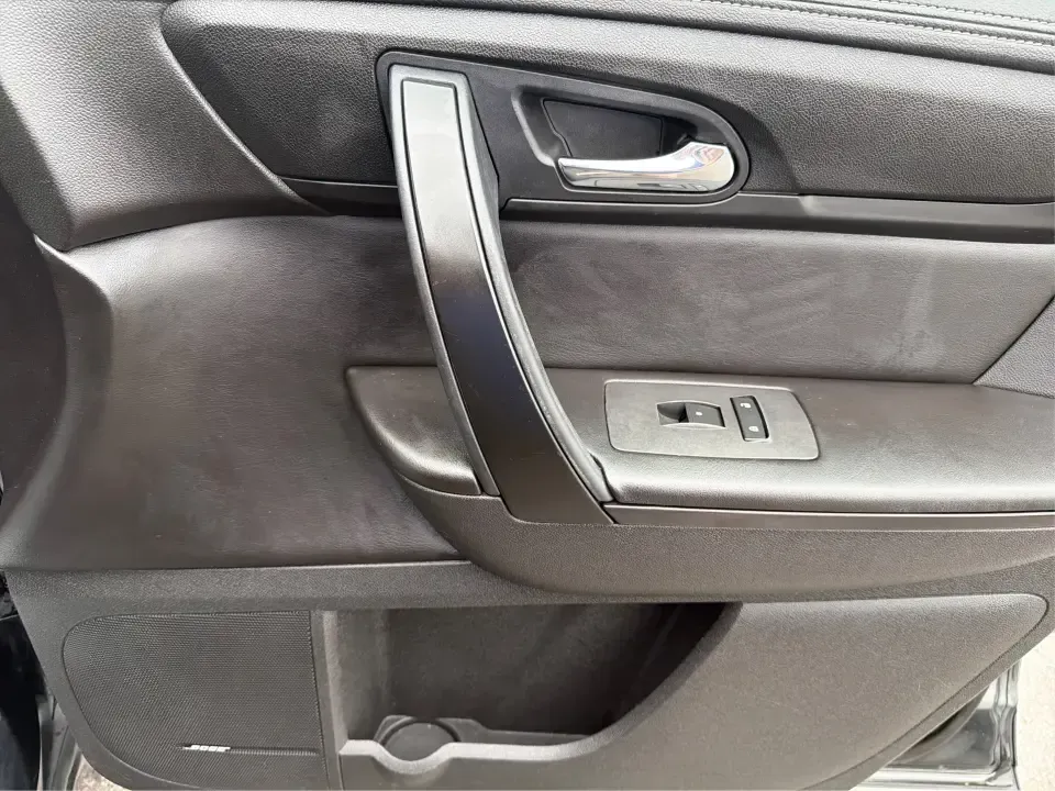 2017 Chevrolet Traverse 2LT AWD (1GNKVHKD4HJ) with an 3.6L V6 DOHC 24V engine, 6A transmission, located at 4508 South Dixie Dr, Moraine, OH, 45439, (937) 908-9800, 39.689976, -84.218452 - Pack up the kids, load the cooler, and point the GPS toward your next weekend getaway-this 2017 Chevrolet Traverse 2LT AWD is built for real-life schedules and real Ohio weather. With seating for up to 7 passengers, available all-wheel drive confidence, and family-friendly flexibility, it's an easy- Photo#20