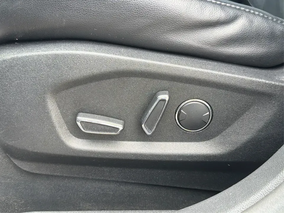 2016 Ford Edge Titanium (2FMPK3K97GB) with an 2.0L L4 DOHC 16V engine, 6A transmission, located at 401 Woodman Dr, Riverside, OH, 45431, (937) 908-9800, 39.760899, -84.123421 - Need an SUV that can handle the weekday grind to Wright-Patterson, school drop-offs, and spontaneous weekend getaways without feeling like a compromise? This 2016 Ford Edge Titanium is built for real life in the Miami Valley-comfortable for long commutes, roomy for growing families, and refined enou - Photo#17