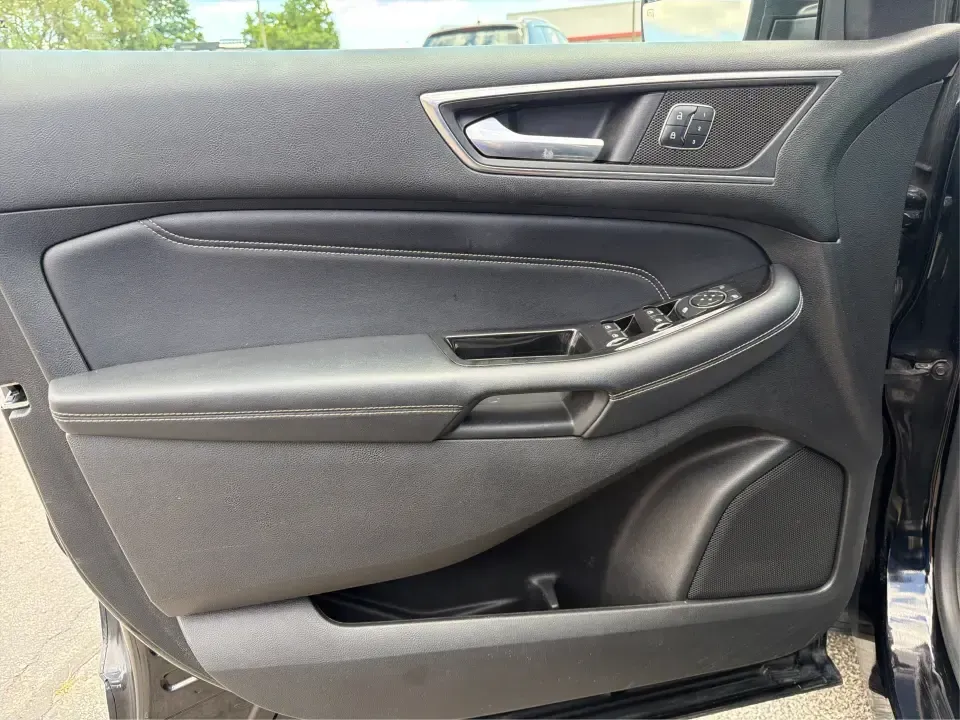 2016 Ford Edge Titanium (2FMPK3K97GB) with an 2.0L L4 DOHC 16V engine, 6A transmission, located at 401 Woodman Dr, Riverside, OH, 45431, (937) 908-9800, 39.760899, -84.123421 - Need an SUV that can handle the weekday grind to Wright-Patterson, school drop-offs, and spontaneous weekend getaways without feeling like a compromise? This 2016 Ford Edge Titanium is built for real life in the Miami Valley-comfortable for long commutes, roomy for growing families, and refined enou - Photo#18