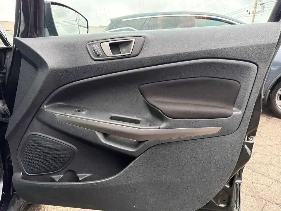 2020 Ford EcoSport SE AWD (MAJ6S3GL0LC) with an 2.0L L4 DOHC 16V engine, 6A transmission, located at 880 E. National Road, Vandalia, OH, 45377, (937) 908-9800, 39.891918, -84.183594 - 2020 Ford EcoSport SE AWD - Photo#19