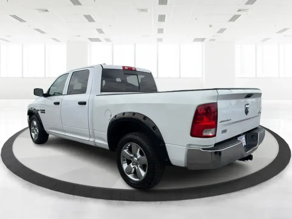 2016 Ram 1500 SLT Crew Cab LWB 4WD (1C6RR7TT0GS) with an 5.7L V8 OHV 16V engine, 6A transmission, located at 1099 N County Rd 25A, Troy, OH, 45373, (937) 908-9800, 40.057079, -84.212883 - Need one truck that can handle the weekday grind and still be ready for weekend projects, towing, and road trips to Indian Lake? This **2016 Ram 1500 SLT Crew Cab LWB 4WD** fits the lifestyle-room for the crew, four-wheel-drive confidence for Ohio weather, and the V8 power that makes hauling and hig- Photo#4