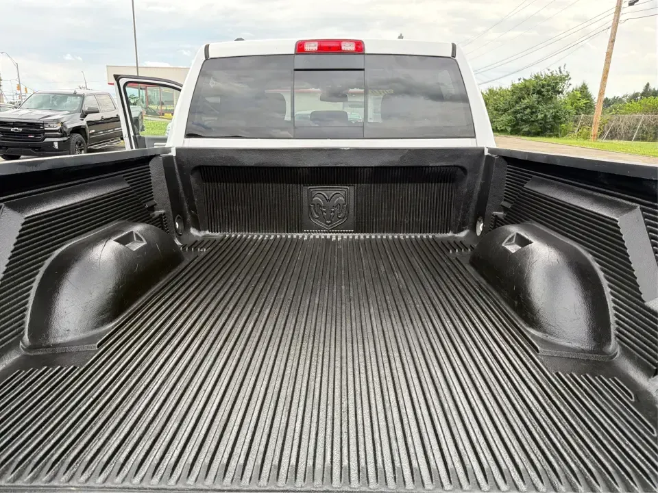 2016 Ram 1500 SLT Crew Cab LWB 4WD (1C6RR7TT0GS) with an 5.7L V8 OHV 16V engine, 6A transmission, located at 1099 N County Rd 25A, Troy, OH, 45373, (937) 908-9800, 40.057079, -84.212883 - Need one truck that can handle the weekday grind and still be ready for weekend projects, towing, and road trips to Indian Lake? This **2016 Ram 1500 SLT Crew Cab LWB 4WD** fits the lifestyle-room for the crew, four-wheel-drive confidence for Ohio weather, and the V8 power that makes hauling and hig- Photo#12