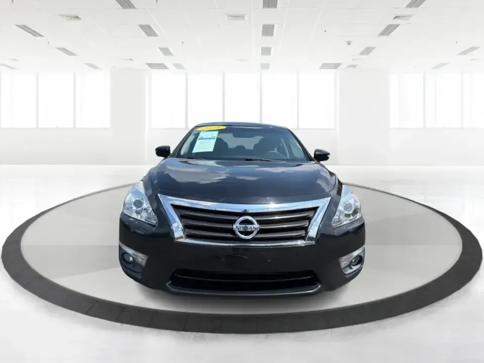 2015 Nissan Altima 2.5 S (1N4AL3AP1FN) with an 2.5L L4 DOHC 16V engine, Continuously Variable Transmission transmission, located at 401 Woodman Dr, Riverside, OH, 45431, (937) 908-9800, 39.760899, -84.123421 - Need a dependable sedan for the daily commute down I-675, quick school drop-offs, and easy weekend runs to The Greene or Downtown Dayton? This 2015 Nissan Altima 2.5 S in Super Black fits that real-life rhythm with excellent fuel economy, comfortable seating for five, and the kind of driver-friendly- Photo#7