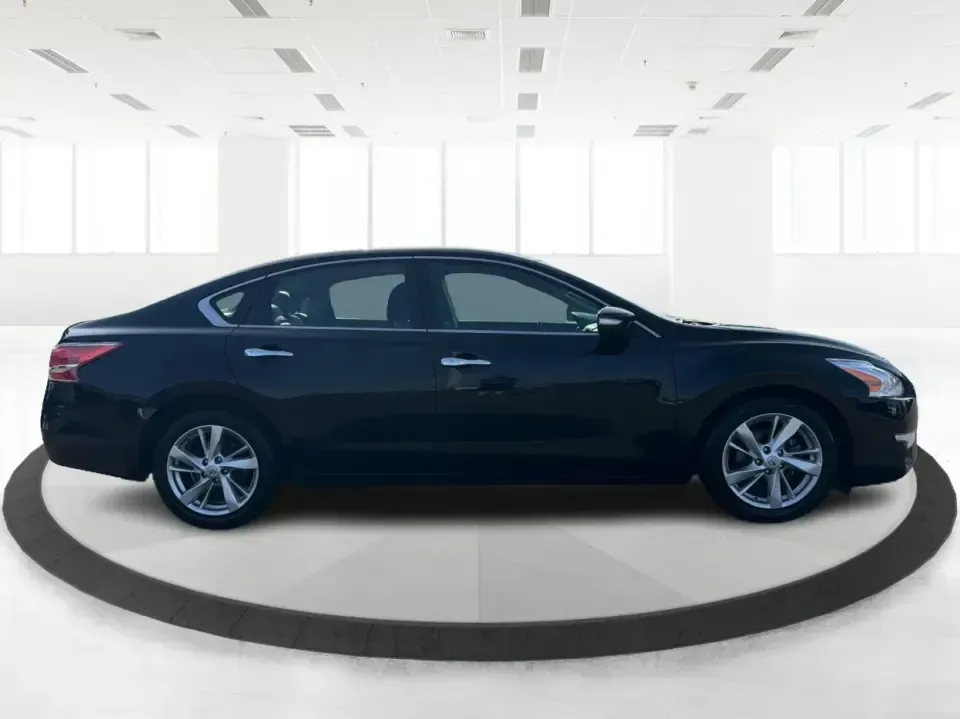2013 Nissan Altima 2.5 S (1N4AL3AP5DC) with an 2.5L L4 DOHC 16V engine, located at 1099 N County Rd 25A, Troy, OH, 45373, (937) 908-9800, 40.057079, -84.212883 - Need a dependable sedan for the daily commute from Troy to Dayton, quick school drop-offs, or a comfortable weekend run to the Greene County Fairgrounds? This **2013 Nissan Altima 2.5 S** is a practical, fuel-sipping choice that fits real life-easy to park downtown, smooth on longer drives, and room- Photo#1