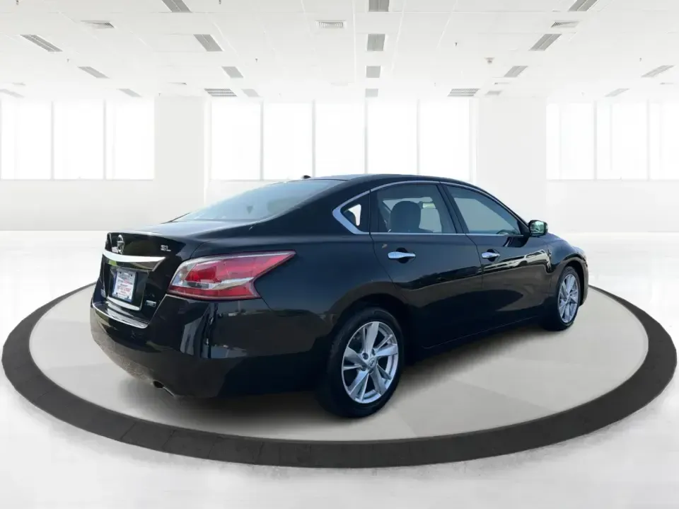 2013 Nissan Altima 2.5 S (1N4AL3AP5DC) with an 2.5L L4 DOHC 16V engine, located at 1099 N County Rd 25A, Troy, OH, 45373, (937) 908-9800, 40.057079, -84.212883 - Need a dependable sedan for the daily commute from Troy to Dayton, quick school drop-offs, or a comfortable weekend run to the Greene County Fairgrounds? This **2013 Nissan Altima 2.5 S** is a practical, fuel-sipping choice that fits real life-easy to park downtown, smooth on longer drives, and room- Photo#2