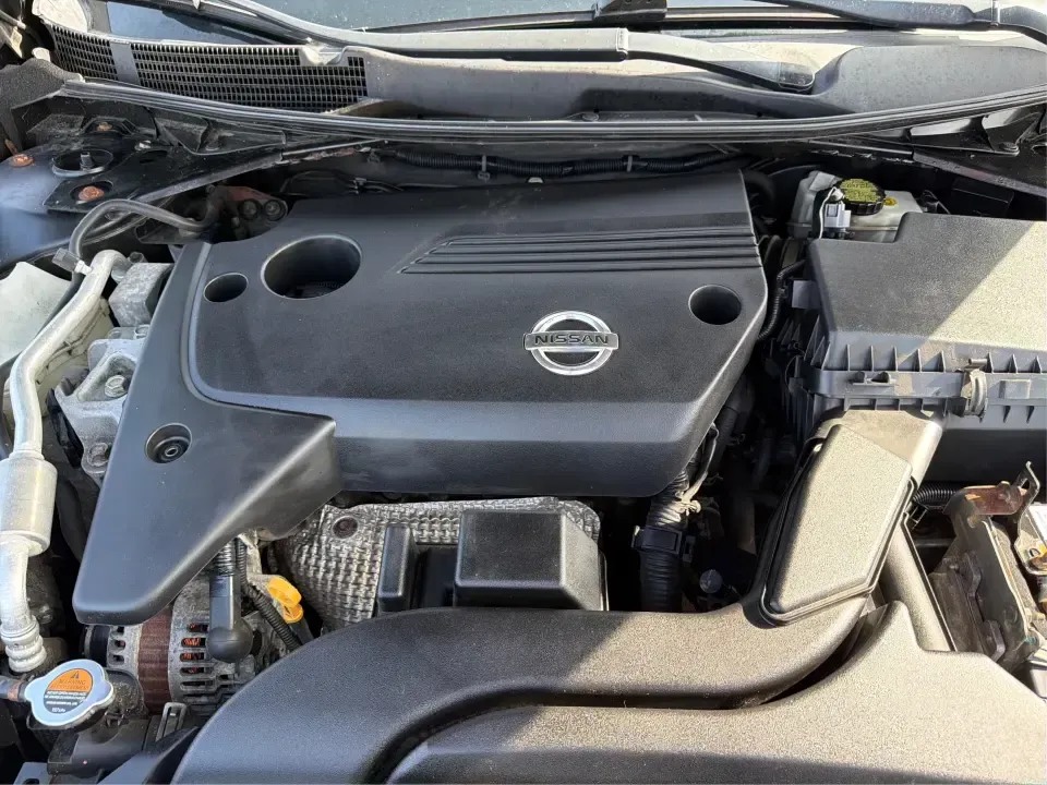 2013 Nissan Altima 2.5 S (1N4AL3AP5DC) with an 2.5L L4 DOHC 16V engine, located at 1099 N County Rd 25A, Troy, OH, 45373, (937) 908-9800, 40.057079, -84.212883 - Need a dependable sedan for the daily commute from Troy to Dayton, quick school drop-offs, or a comfortable weekend run to the Greene County Fairgrounds? This **2013 Nissan Altima 2.5 S** is a practical, fuel-sipping choice that fits real life-easy to park downtown, smooth on longer drives, and room- Photo#11