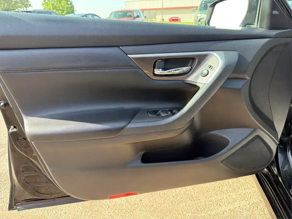 2013 Nissan Altima 2.5 S (1N4AL3AP5DC) with an 2.5L L4 DOHC 16V engine, located at 1099 N County Rd 25A, Troy, OH, 45373, (937) 908-9800, 40.057079, -84.212883 - Need a dependable sedan for the daily commute from Troy to Dayton, quick school drop-offs, or a comfortable weekend run to the Greene County Fairgrounds? This **2013 Nissan Altima 2.5 S** is a practical, fuel-sipping choice that fits real life-easy to park downtown, smooth on longer drives, and room- Photo#19