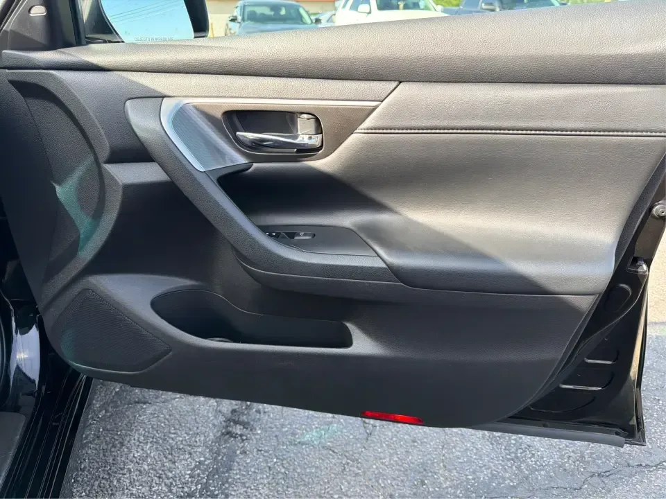 2013 Nissan Altima 2.5 S (1N4AL3AP5DC) with an 2.5L L4 DOHC 16V engine, located at 1099 N County Rd 25A, Troy, OH, 45373, (937) 908-9800, 40.057079, -84.212883 - Need a dependable sedan for the daily commute from Troy to Dayton, quick school drop-offs, or a comfortable weekend run to the Greene County Fairgrounds? This **2013 Nissan Altima 2.5 S** is a practical, fuel-sipping choice that fits real life-easy to park downtown, smooth on longer drives, and room- Photo#20