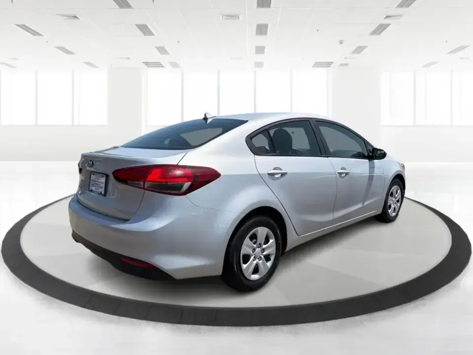 2018 Kia Forte LX 6M (3KPFK4A73JE) with an 2.0L L4 DOHC 16V engine, 6M transmission, located at 1230 East Main St, Xenia, OH, 45385, (937) 908-9800, 39.688026, -83.910172 - Whether you're tackling a daily commute from Xenia to Beavercreek, shuttling kids to practices near Shawnee Park, or planning an easy weekend drive out toward Caesar Creek State Park, this 2018 Kia Forte LX 6M is a smart, practical sedan built for real-life miles. With its efficient footprint, comfo- Photo#2