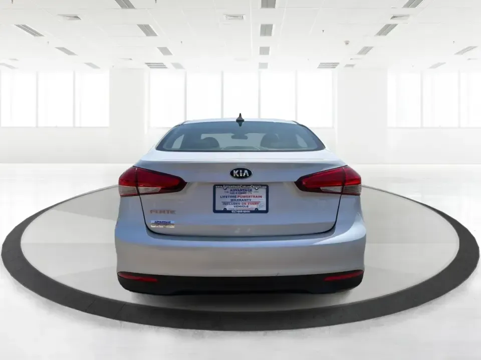 2018 Kia Forte LX 6M (3KPFK4A73JE) with an 2.0L L4 DOHC 16V engine, 6M transmission, located at 1230 East Main St, Xenia, OH, 45385, (937) 908-9800, 39.688026, -83.910172 - Whether you're tackling a daily commute from Xenia to Beavercreek, shuttling kids to practices near Shawnee Park, or planning an easy weekend drive out toward Caesar Creek State Park, this 2018 Kia Forte LX 6M is a smart, practical sedan built for real-life miles. With its efficient footprint, comfo- Photo#3