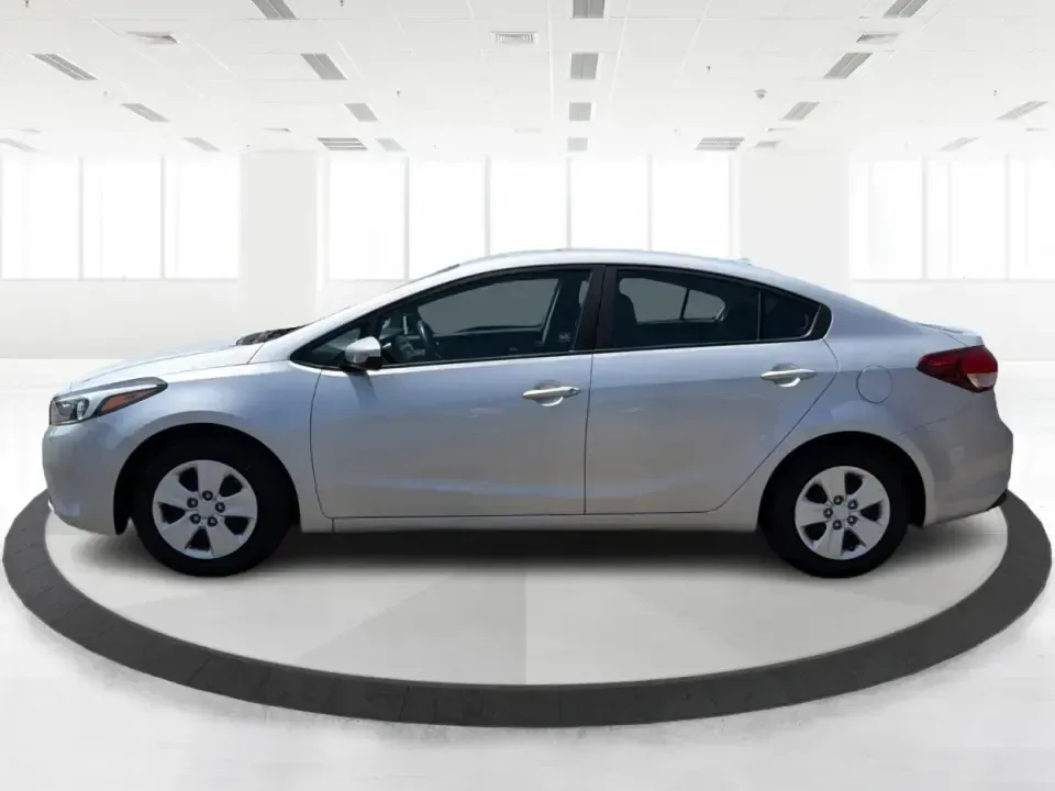 2018 Kia Forte LX 6M (3KPFK4A73JE) with an 2.0L L4 DOHC 16V engine, 6M transmission, located at 1230 East Main St, Xenia, OH, 45385, (937) 908-9800, 39.688026, -83.910172 - Whether you're tackling a daily commute from Xenia to Beavercreek, shuttling kids to practices near Shawnee Park, or planning an easy weekend drive out toward Caesar Creek State Park, this 2018 Kia Forte LX 6M is a smart, practical sedan built for real-life miles. With its efficient footprint, comfo- Photo#5