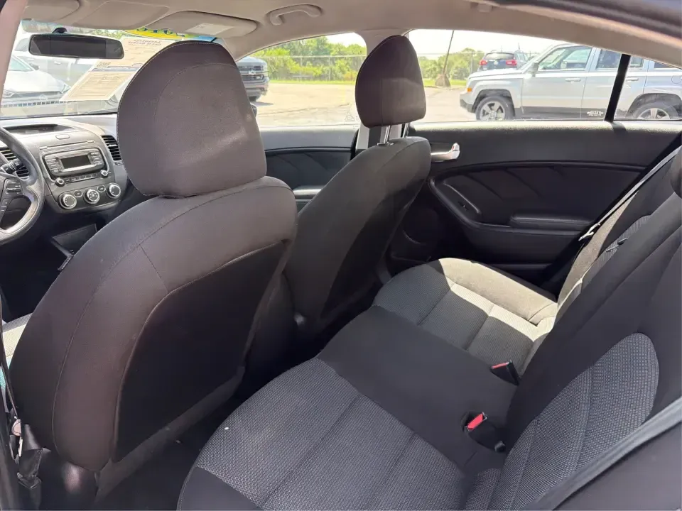 2018 Kia Forte LX 6M (3KPFK4A73JE) with an 2.0L L4 DOHC 16V engine, 6M transmission, located at 1230 East Main St, Xenia, OH, 45385, (937) 908-9800, 39.688026, -83.910172 - Whether you're tackling a daily commute from Xenia to Beavercreek, shuttling kids to practices near Shawnee Park, or planning an easy weekend drive out toward Caesar Creek State Park, this 2018 Kia Forte LX 6M is a smart, practical sedan built for real-life miles. With its efficient footprint, comfo- Photo#10