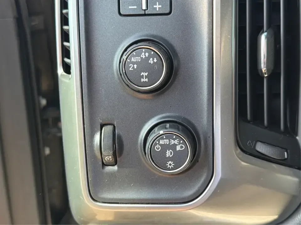 2016 Chevrolet Silverado LT (1GCVKREC1GZ) with an EcoTec3 4.3L V-6 gasoline direct injection engine, located at 8750 N County Rd 25A, Piqua, OH, 45356, (937) 908-9800, 40.164391, -84.232513 - Whether you're hauling weekend project supplies, towing the boat to Indian Lake, or commuting down I-75 with confidence in every season, this **2016 Chevrolet Silverado LT 4WD** is the kind of truck that fits real life in West Central Ohio. Finished in **Black** with a practical pickup bed setup, it- Photo#17