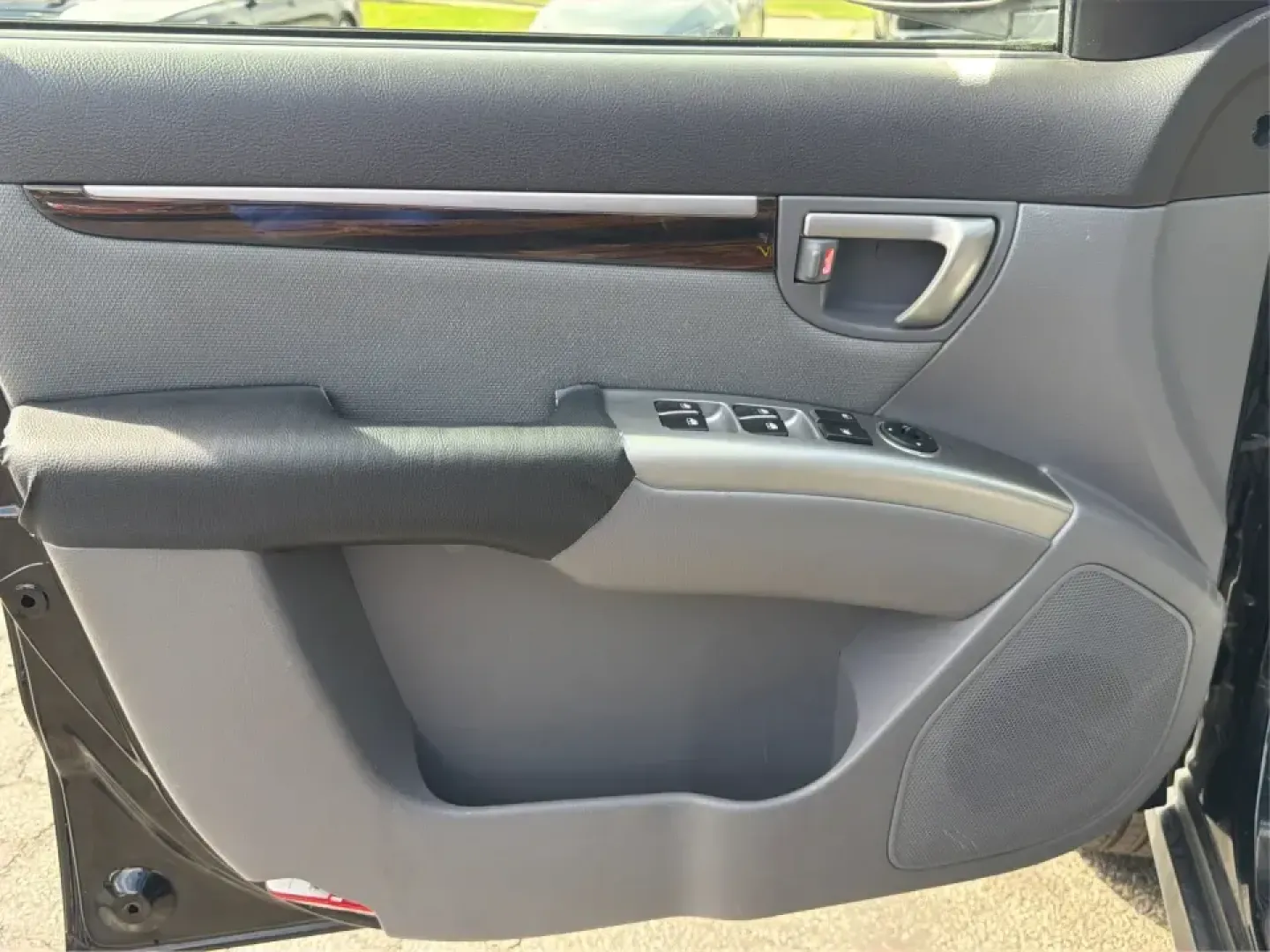 2011 Hyundai Santa Fe GL(Middle-low grade) (5XYZG3AB9BG) with an 2.4L I-4 DOHC engine, located at 1099 N County Rd 25A, Troy, OH, 45373, (937) 908-9800, 40.057079, -84.212883 - Weekend getaways to Hocking Hills, daily commutes down I75, or the after-school shuttle with sports gear in the back-this 2011 Hyundai Santa Fe GL is the kind of SUV that fits real life in and around Troy. With its practical size, confident road manners, and versatile cargo space, it's a smart pick- Photo#18