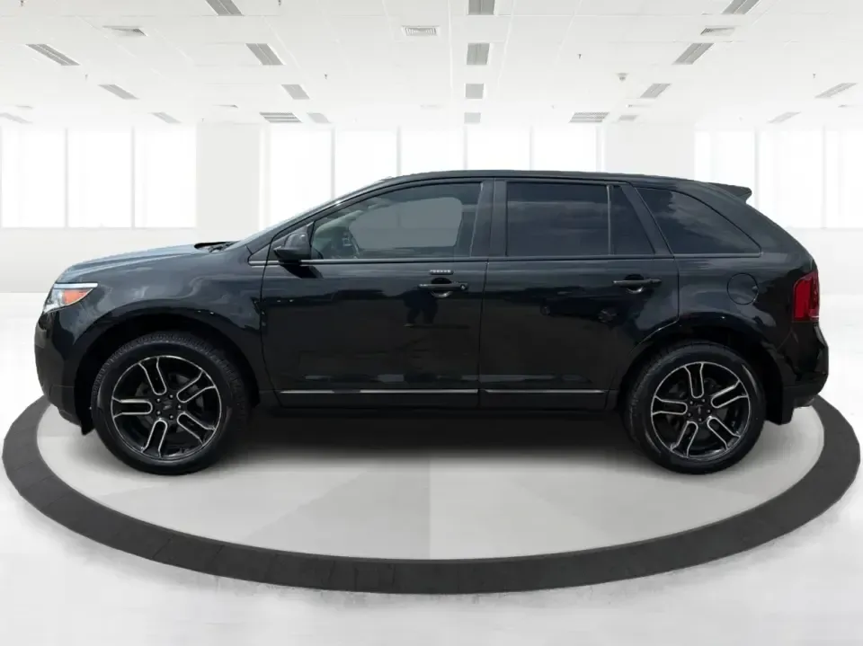 2013 Ford Edge SEL (2FMDK3JC8DB) with an Other engine, located at 4508 South Dixie Dr, Moraine, OH, 45439, (937) 908-9800, 39.689976, -84.218452 - Need an SUV that can handle the weekday grind on I-75 and still feel comfortable for a weekend run to Carillon Historical Park or a family outing near the Dayton Mall area? This 2013 Ford Edge SEL is a practical, roomy choice for commuters, growing families, and budget-conscious buyers who want ever- Photo#5