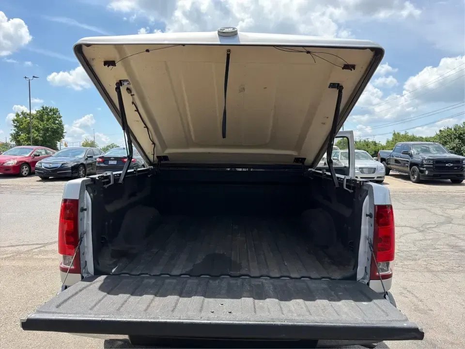 2011 GMC Sierra SLE (3GTP2VE36BG) with an Other engine, located at 1230 East Main St, Xenia, OH, 45385, (937) 908-9800, 39.688026, -83.910172 - Need a truck that can handle Ohio winters, weekend projects, and the kind of road trips that start with a coffee on E Main St and end with a loaded bed at the lake? This 2011 GMC Sierra SLE in Pure Silver Metallic is built for real life-hauling, towing, commuting, and exploring-without feeling like- Photo#12