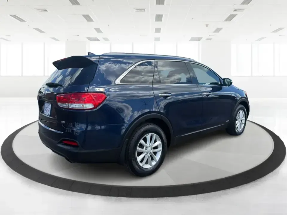 2016 Kia Sorento L / LX (5XYPGDA38GG) with an 2.4L I-4 gasoline direct injection engine, located at 1184 Kauffman Ave, Fairborn, OH, 45324, (937) 908-9800, 39.807072, -84.030914 - Picture your next Ohio weekend: loading up the family for a day at the National Museum of the U.S. Air Force, grabbing snacks near Fairfield Commons, then cruising I675 back home with room for everyone and their gear. This 2016 Kia Sorento L/LX in eye-catching Blaze Blue is built for real life in Fa- Photo#2