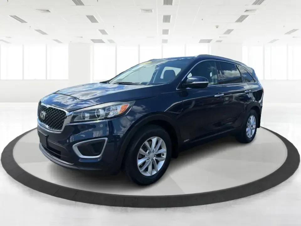 2016 Kia Sorento L / LX (5XYPGDA38GG) with an 2.4L I-4 gasoline direct injection engine, located at 1184 Kauffman Ave, Fairborn, OH, 45324, (937) 908-9800, 39.807072, -84.030914 - Picture your next Ohio weekend: loading up the family for a day at the National Museum of the U.S. Air Force, grabbing snacks near Fairfield Commons, then cruising I675 back home with room for everyone and their gear. This 2016 Kia Sorento L/LX in eye-catching Blaze Blue is built for real life in Fa- Photo#8