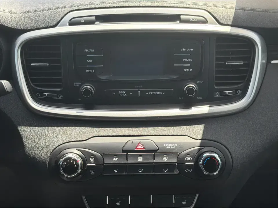 2016 Kia Sorento L / LX (5XYPGDA38GG) with an 2.4L I-4 gasoline direct injection engine, located at 1184 Kauffman Ave, Fairborn, OH, 45324, (937) 908-9800, 39.807072, -84.030914 - Picture your next Ohio weekend: loading up the family for a day at the National Museum of the U.S. Air Force, grabbing snacks near Fairfield Commons, then cruising I675 back home with room for everyone and their gear. This 2016 Kia Sorento L/LX in eye-catching Blaze Blue is built for real life in Fa- Photo#13